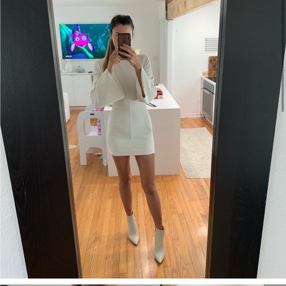 Elizabeth and James Dresses & Skirts - Elizabeth and James | White mini dress